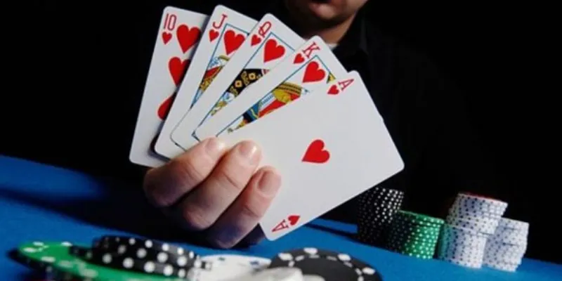 Cách nhận biết bài của đối thủ khi chơi tú lơ khơ là gì?